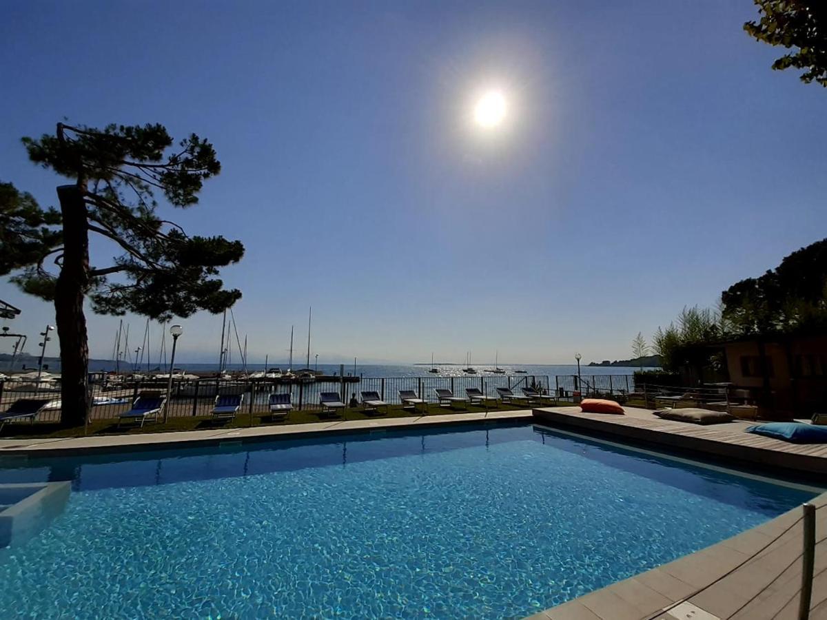 Villaggio Turistico Dei Tigli Padenghe sul Garda Exteriör bild