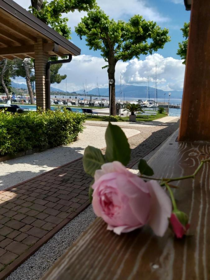 Villaggio Turistico Dei Tigli Padenghe sul Garda Exteriör bild