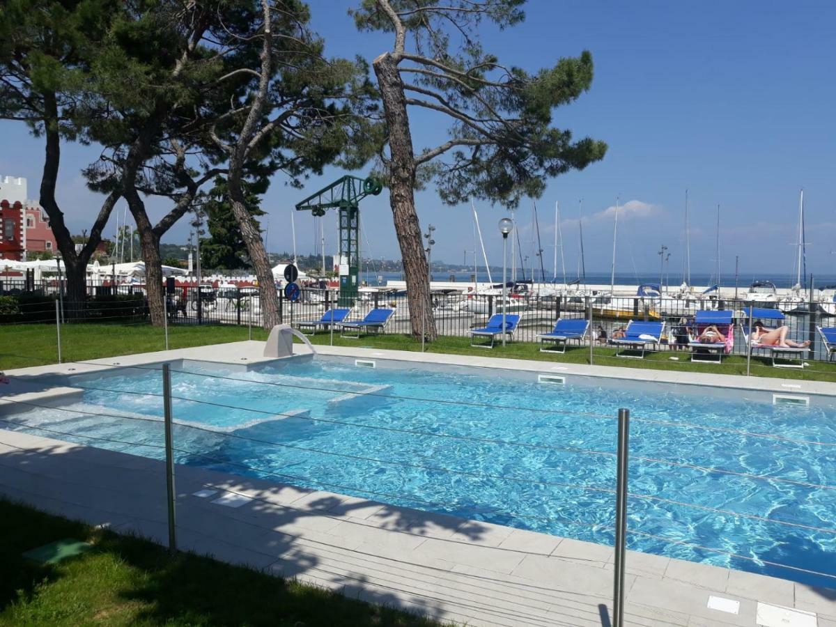 Villaggio Turistico Dei Tigli Padenghe sul Garda Exteriör bild